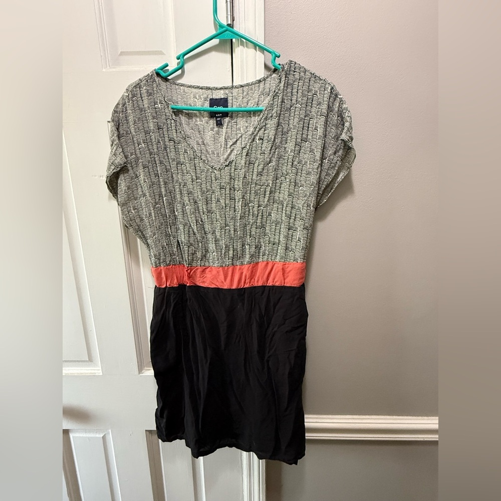 Gap Black And White Patterned Top - image 1